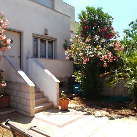 Holiday home Lucy *